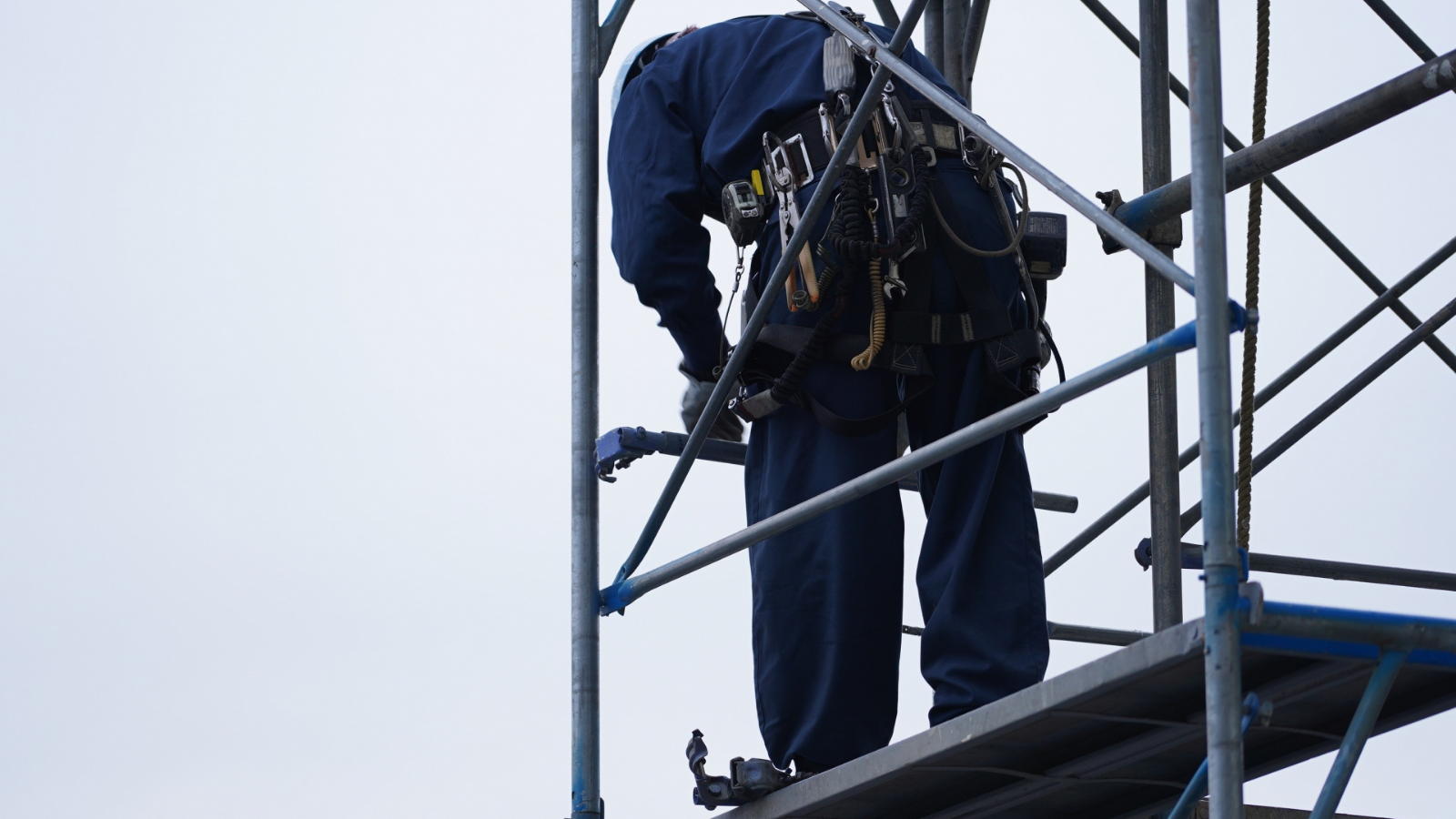 鳶スタッフ募集中！君津市/内房エリアから千葉全域の現場へ！成長企業で手に職をつけるチャンス。運転可能な方は尚可！寮は用意できますので遠方からのご応募も受付中！