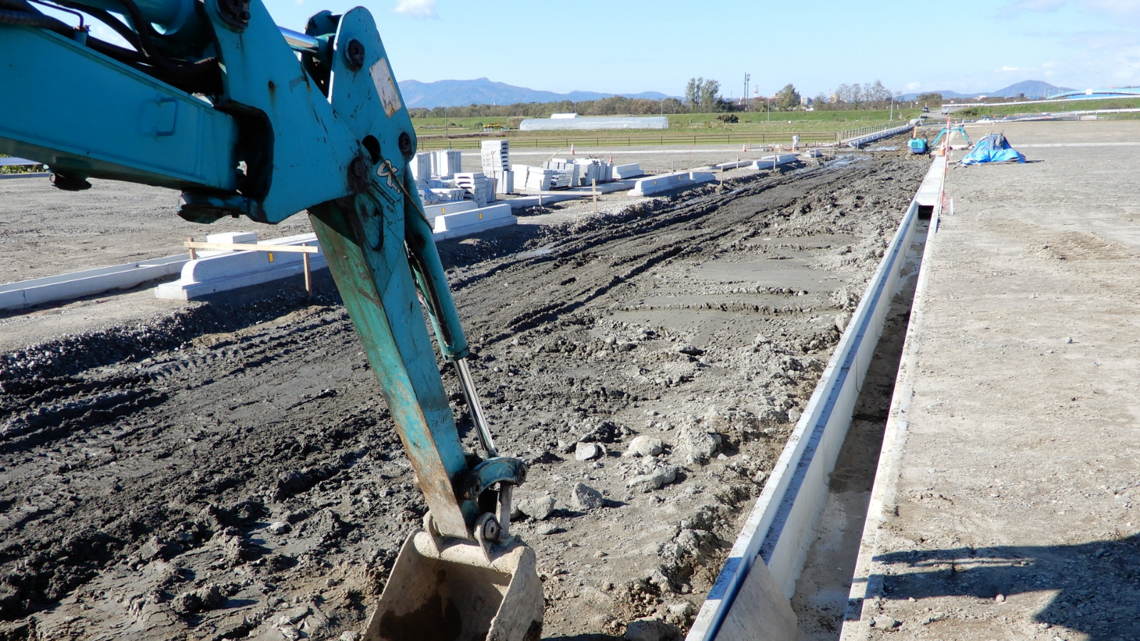 茨城県南を中心とした各現場にて、土木工事の作業を担当いただきます。