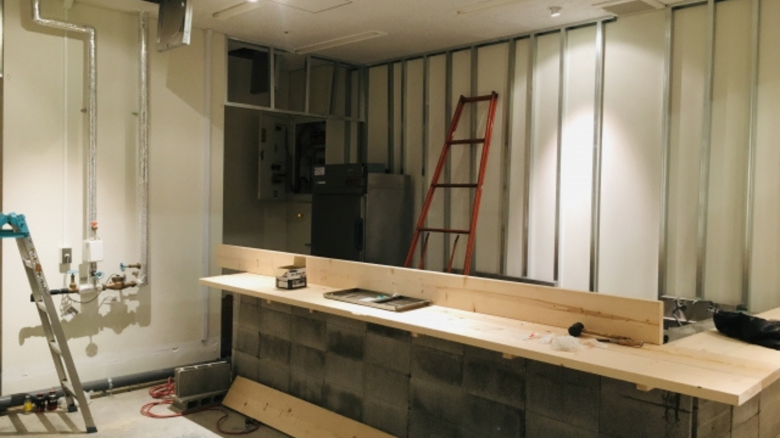 大工も電気も内装も！なんでもできる職人への最短ルート、ここにあります！東証スタンダード上場グループの安定基盤で、土日休みの働き方を実現しませんか？