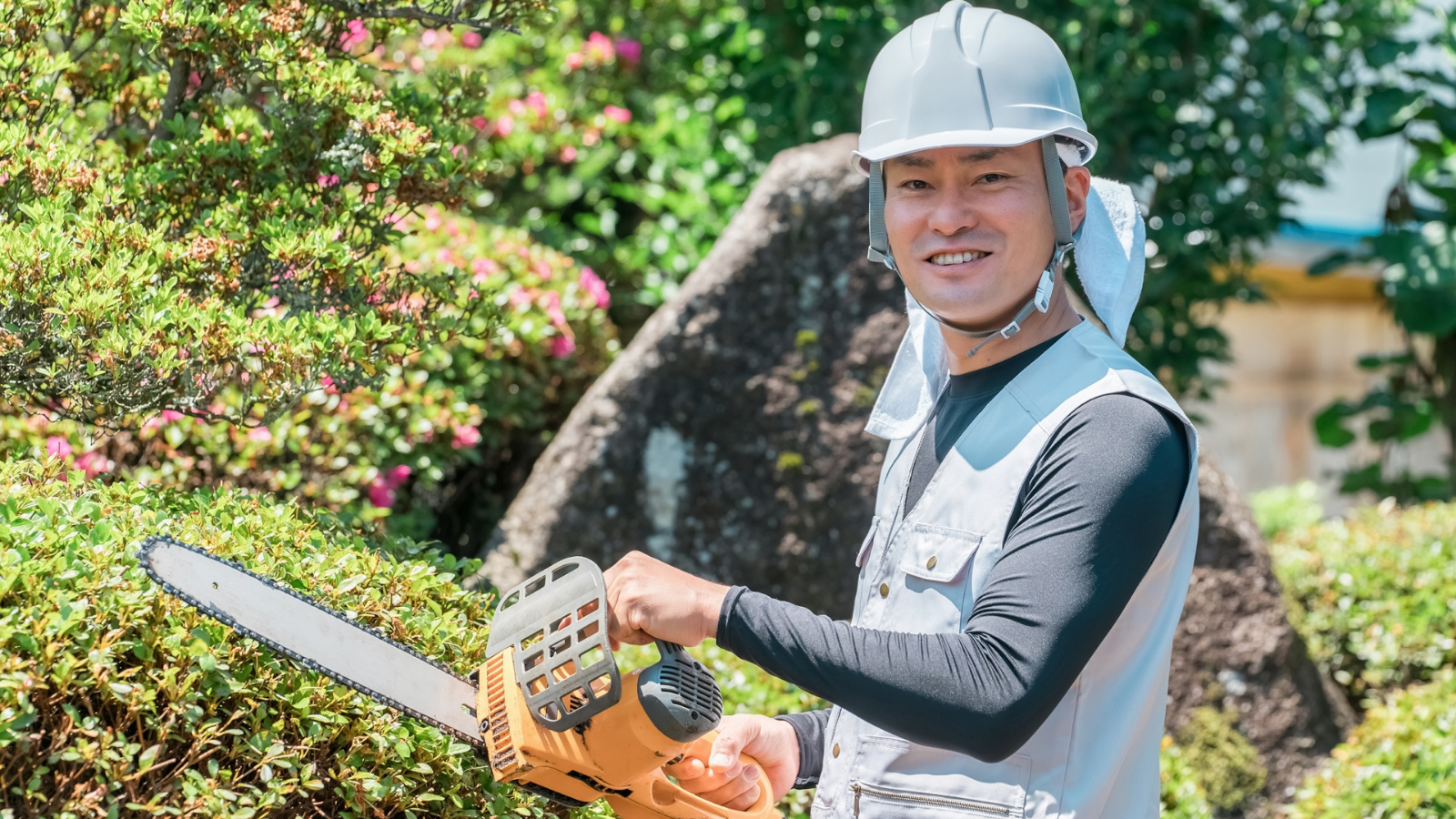 【日給18,000円~25,000円】藤沢市経審NO1!昭和47年創業以来、安定した案件数を誇ります!みどりのプロフェッショナル集団として、街や住宅を彩る「庭」を一緒に作ってみませんか。