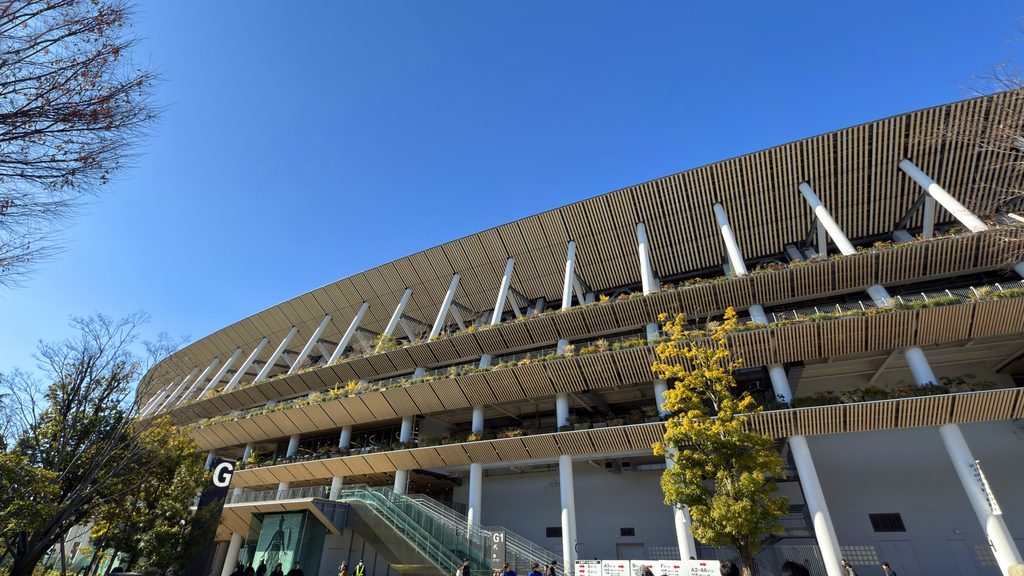 【日本の建築史 第5回】今の現場ができるまで──揺れを制し、木へ戻る 4 国立競技場の外観